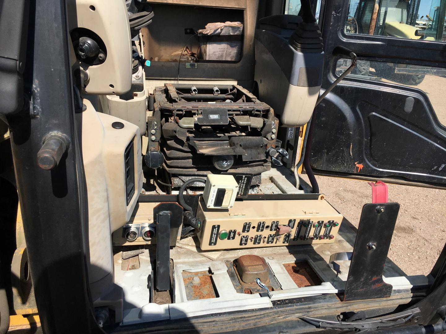 ./imagenes/INVOICE/2019/16730/EXCAVADORA FERROVIARIA CAT 312 (17).JPG